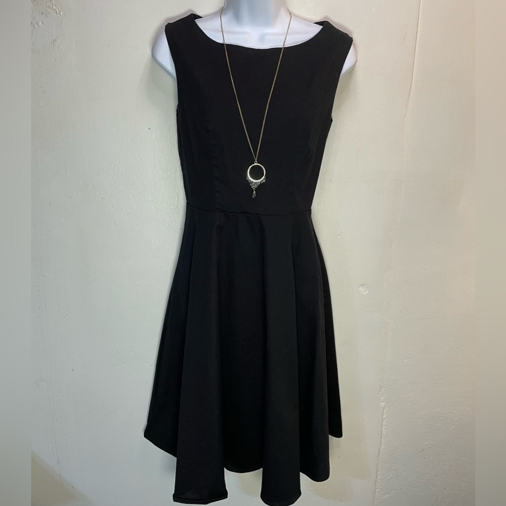#0132  Vintage Gardenwed Black fitted classic black dress-M